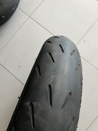 Neumático delantero michelin power RS