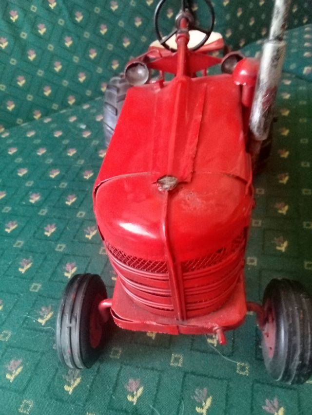 tractor metal