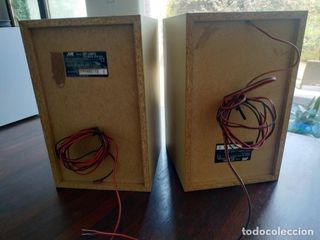 Un equipo de música compacto 50W marca JVC