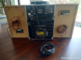 Un equipo de música compacto 50W marca JVC