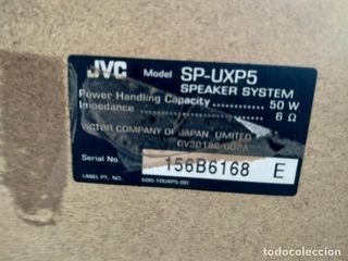 Un equipo de música compacto 50W marca JVC