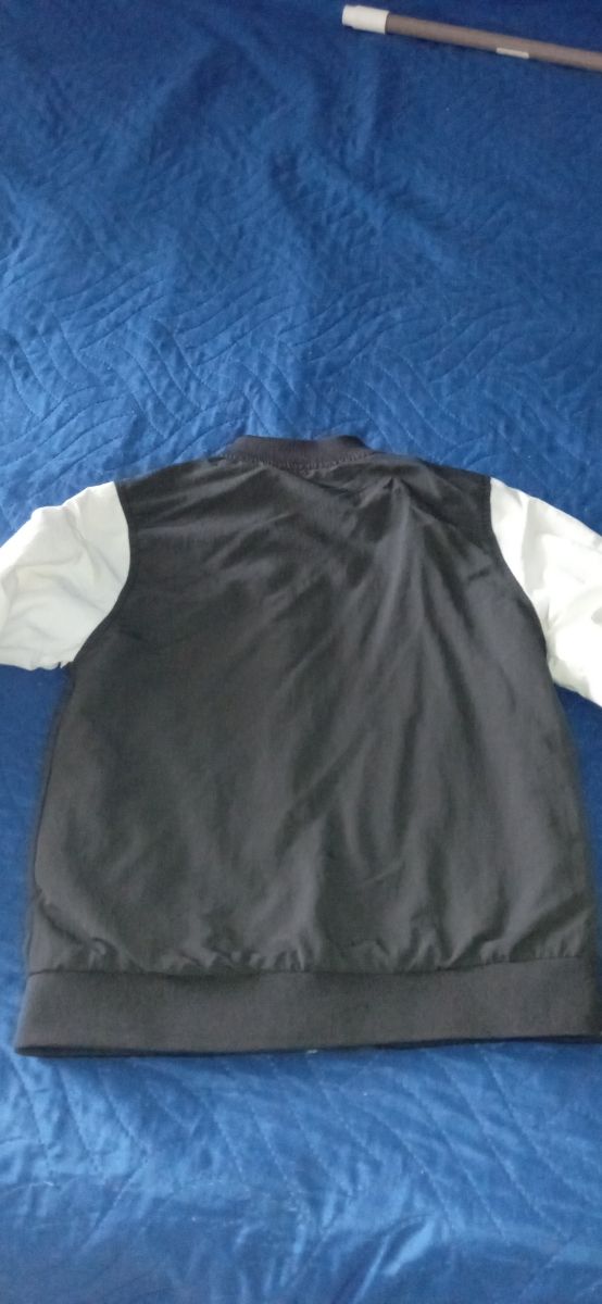 Giubbino bambino mezza stagione kiabi. Tg.126-131