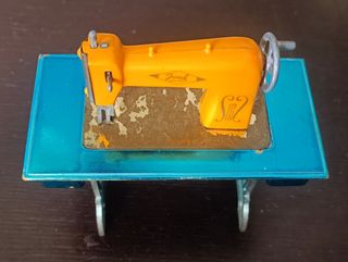 Maquina coser juguete antigua Joal,por 20€