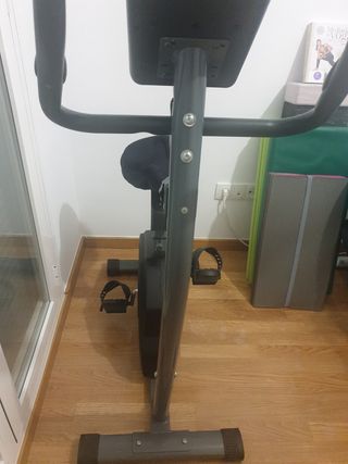 Bicicleta estática cardio fit B40 del Corte Inglés