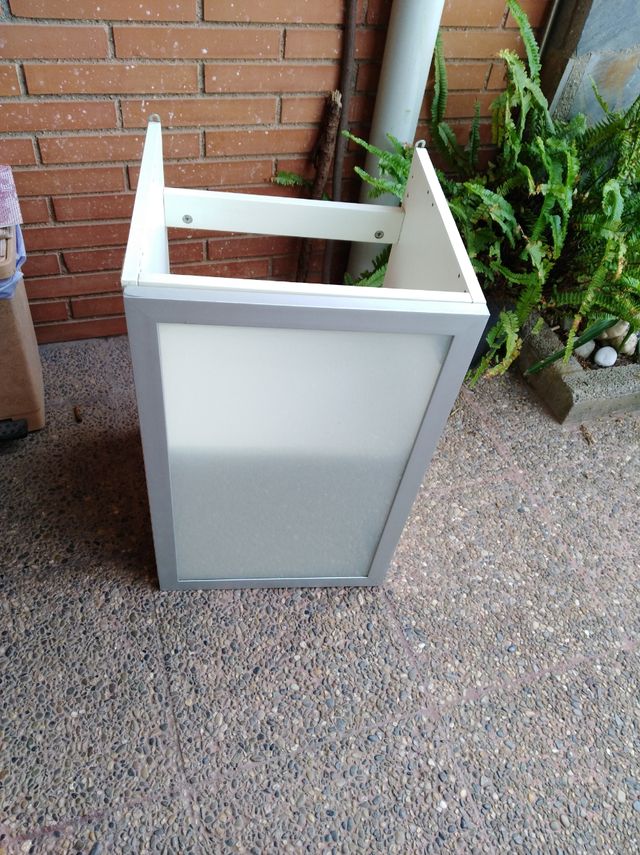 Mobiliário auxiliar.