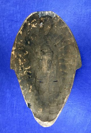 Antigua máscara africana Punu tallada madera 30 cm