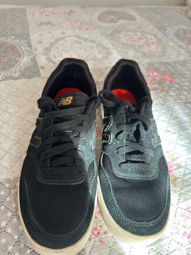 Zapatillas negros con animal print new balance