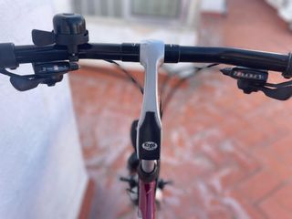 bicicleta cicloturismo con alforja trasera