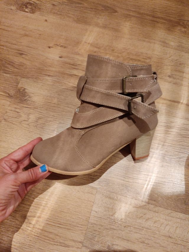 2 BOTINES NUEVOS! 38 marrones y negros