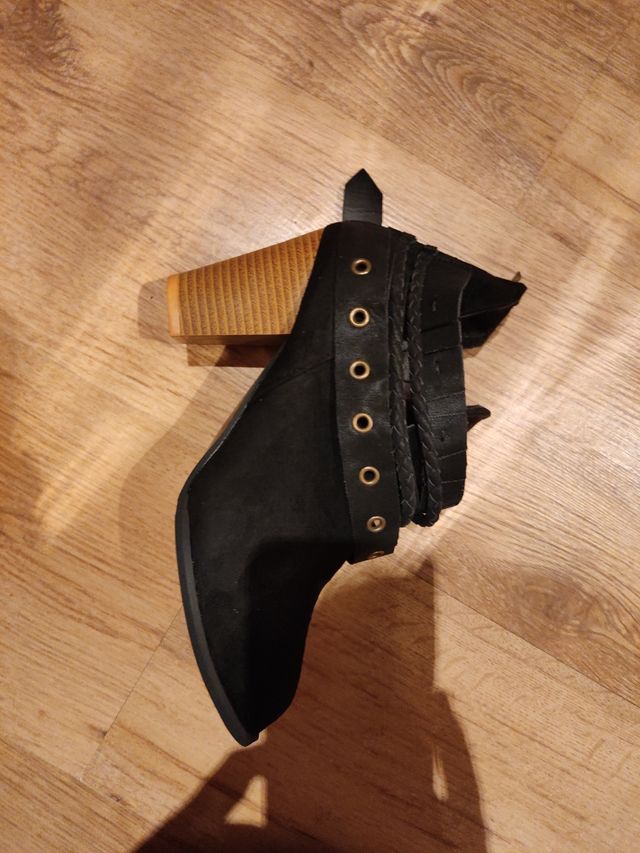 2 BOTINES NUEVOS! 38 marrones y negros