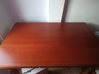 Mesa y sillas madera
