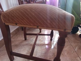 Mesa y sillas madera