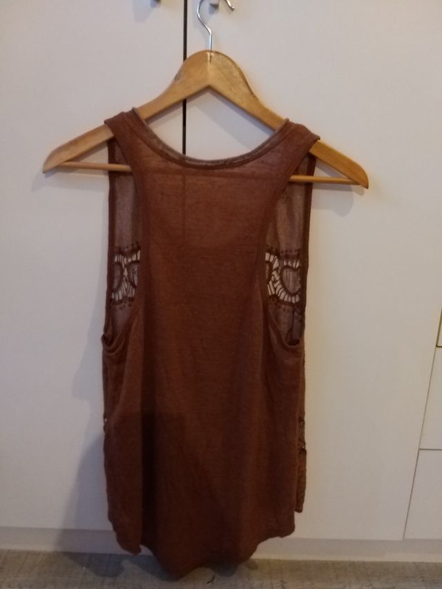 camiseta sobrepuesta