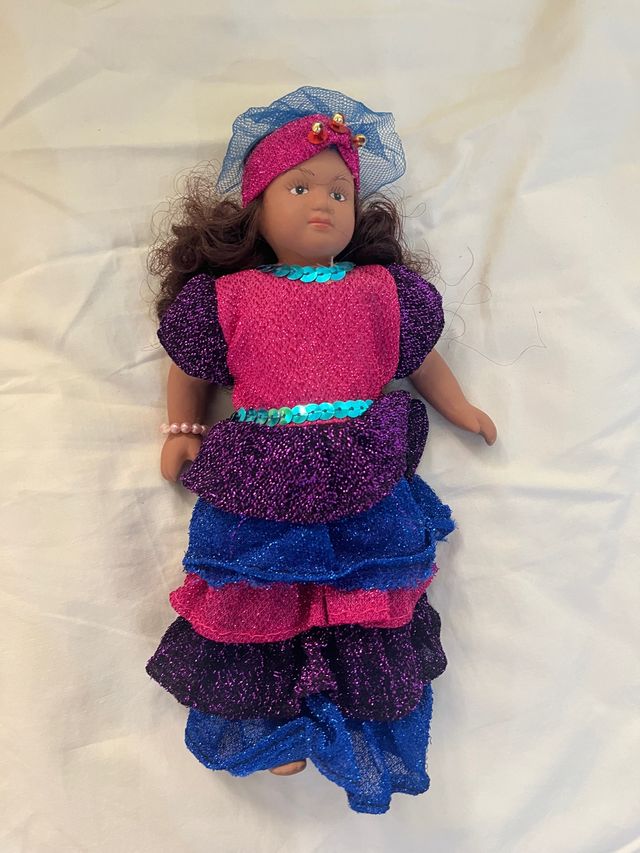 Bambole in porcellana del mondo (16 unità)