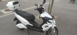 Moto eléctrica 125cc recién revisada (400€)