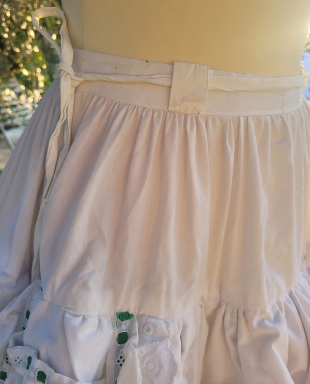 Enagua almidonada. Enagua para trajes regionales.