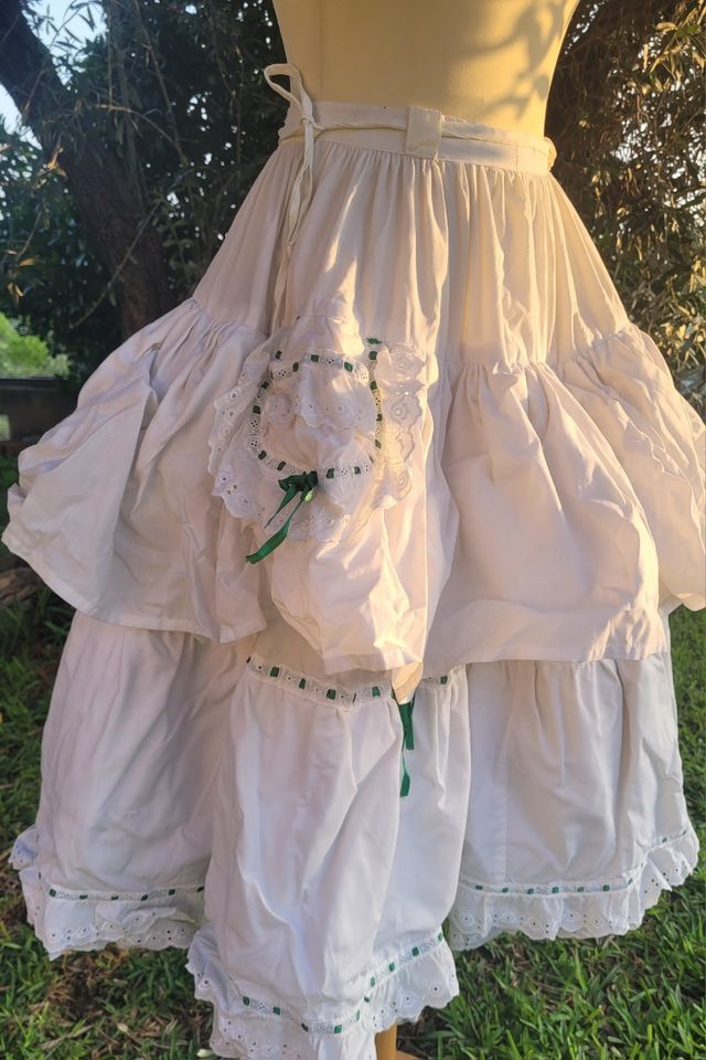 Enagua almidonada. Enagua para trajes regionales.