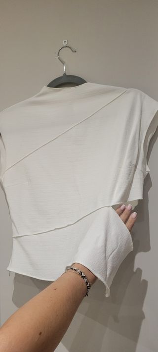 Camiseta cut out ZARA