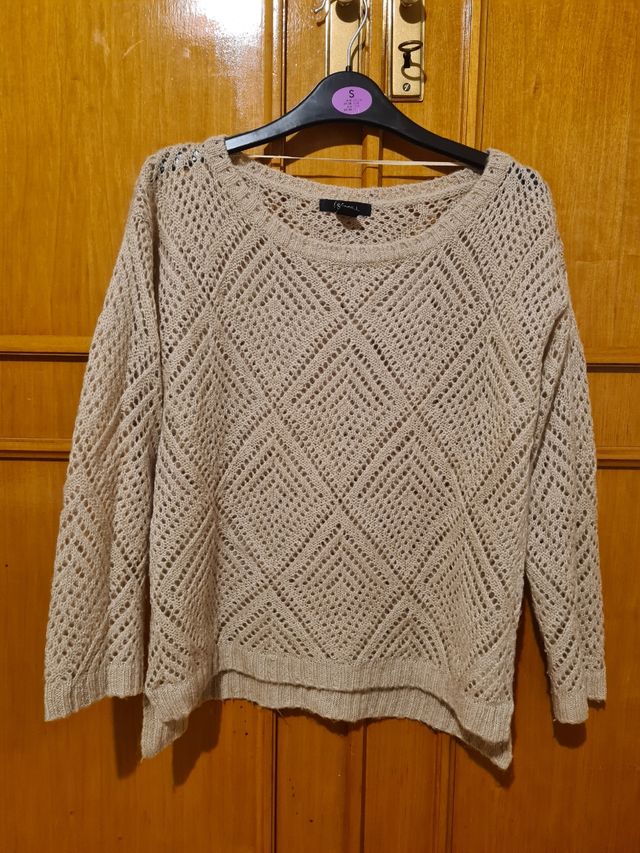 Jersey corto beige troquelado Sfera