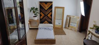 DAVEN: Espejo con marco de madera