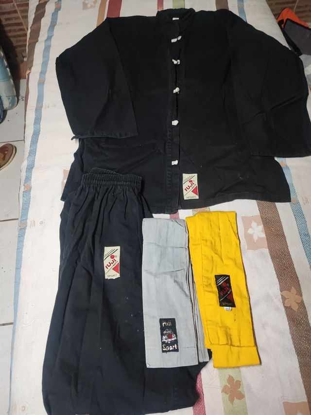 traje kung fu y 2 fajines