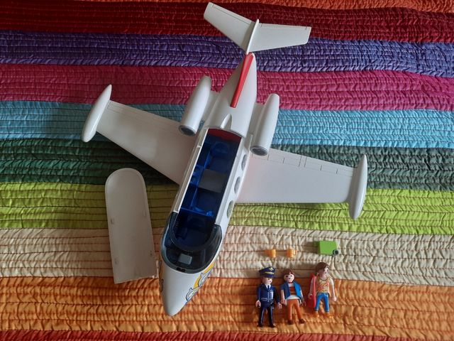 avión playmobil