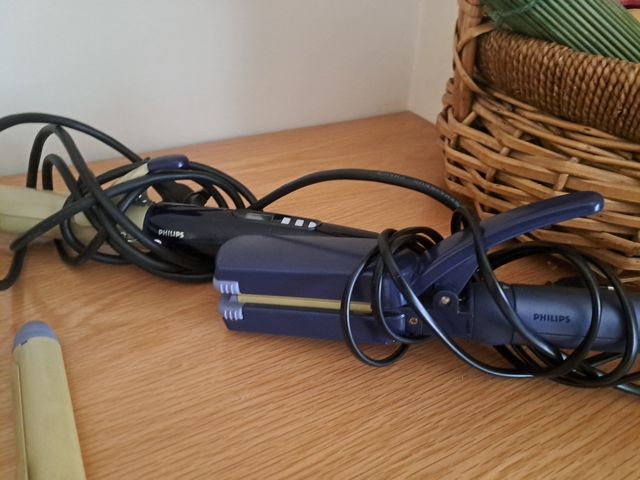 secador y plancha con arcesorios