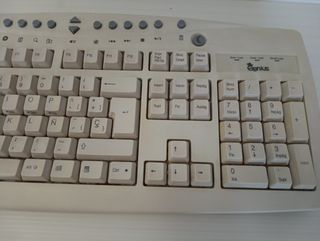 Teclado de ordenador de sobremesa