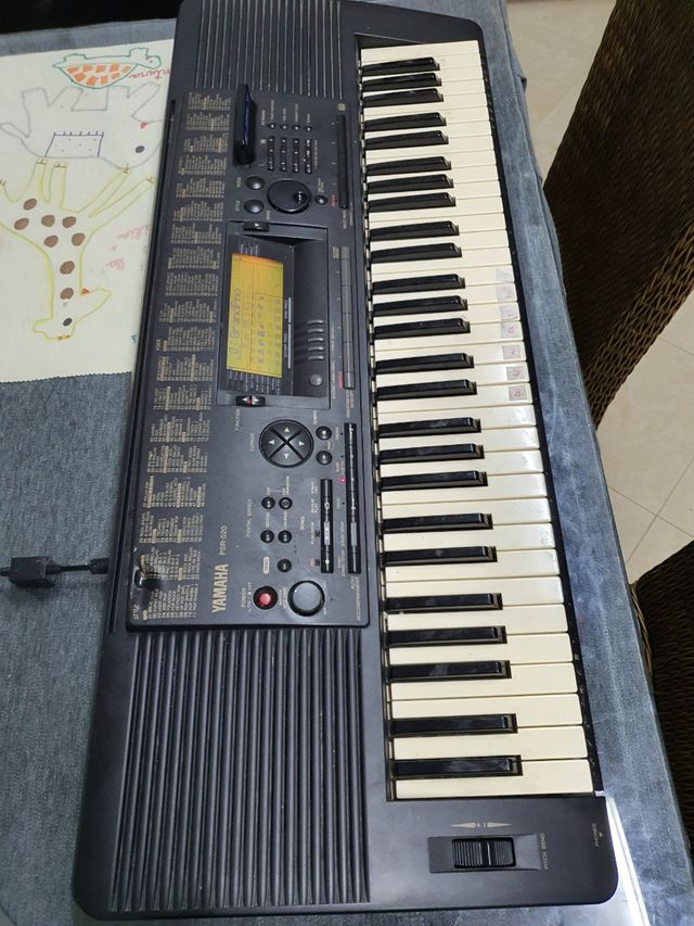 Teclado Yamaha PSR-520