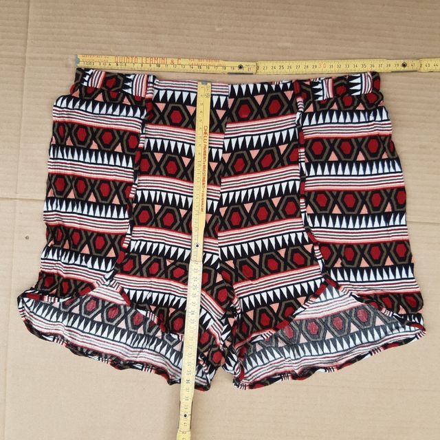 Pantaloncini marca Tezenis e due omaggi