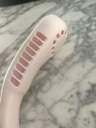 Ventilador inalámbrico para el cuello