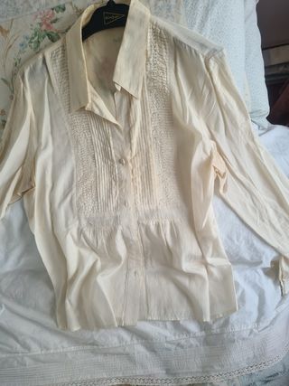 Blusa con pechera de jareyas