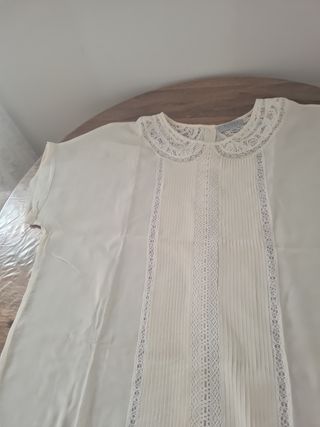 Blusita con encaje.