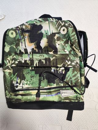 Mochila escolar PRO DG con cable cargador