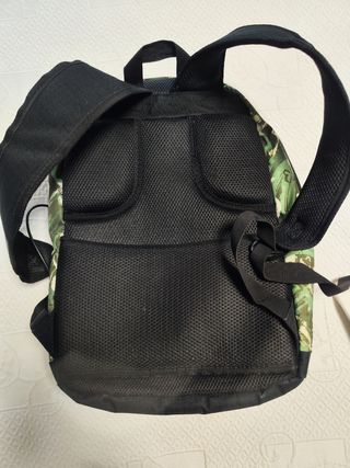 Mochila escolar PRO DG con cable cargador