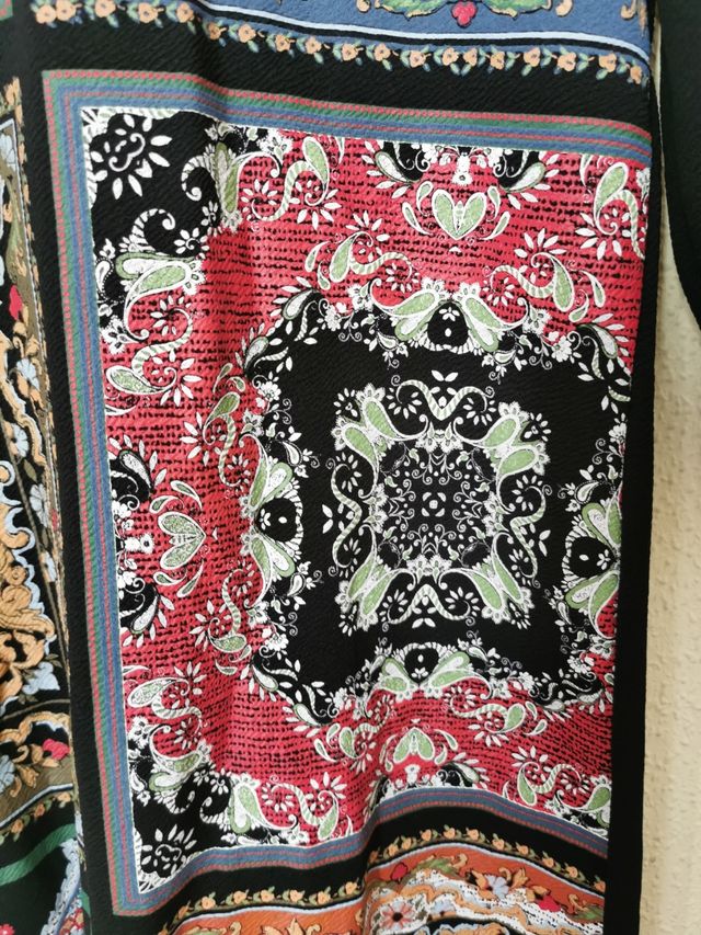 Vestido chica talla 40 de Zara.