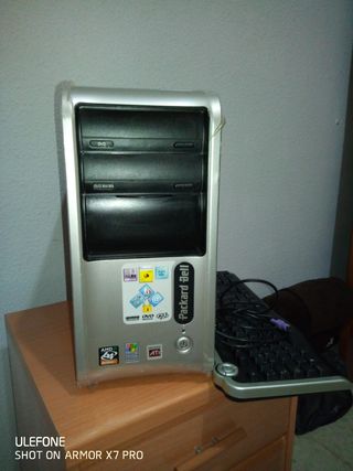 pc pakcard Bell nuevo + pantalla a estrenar