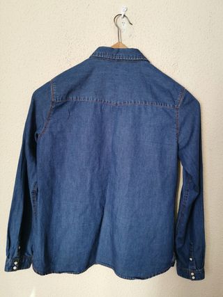 Camisa chica talla 38-40 de Springfield.