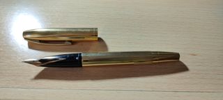 Pluma estilográfica Sheaffer Crest chapado oro 23k