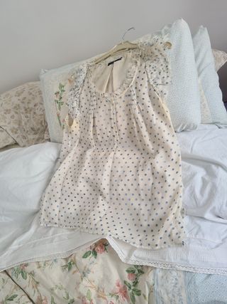 TOP O BLUSITA DE LUNARES