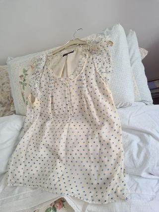 TOP O BLUSITA DE LUNARES