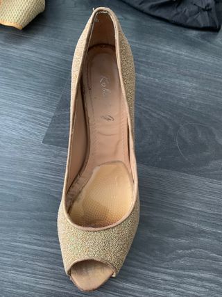 Zapato fiesta dorado