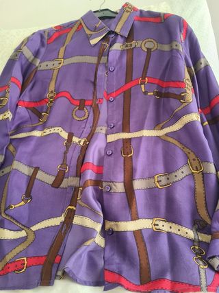 BLUSA MALVA CON DIBUJOS