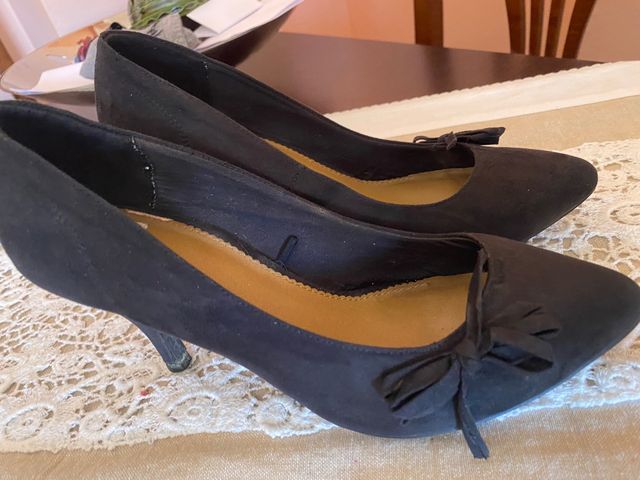 Zapato de salón ante negro