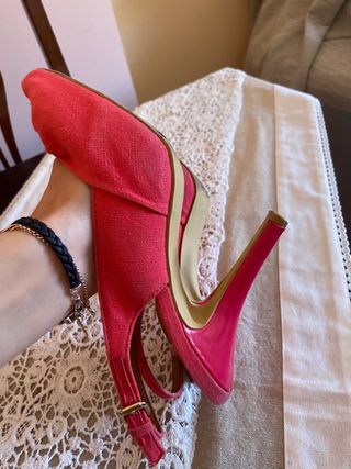 Sandalia de tacón con plataforma coral