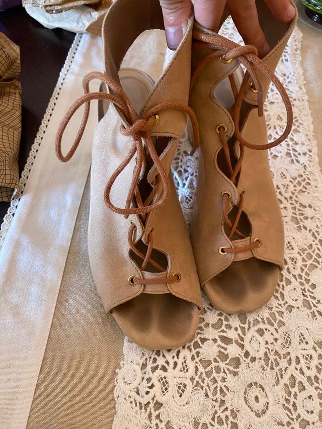 Sandalias tacón cordones