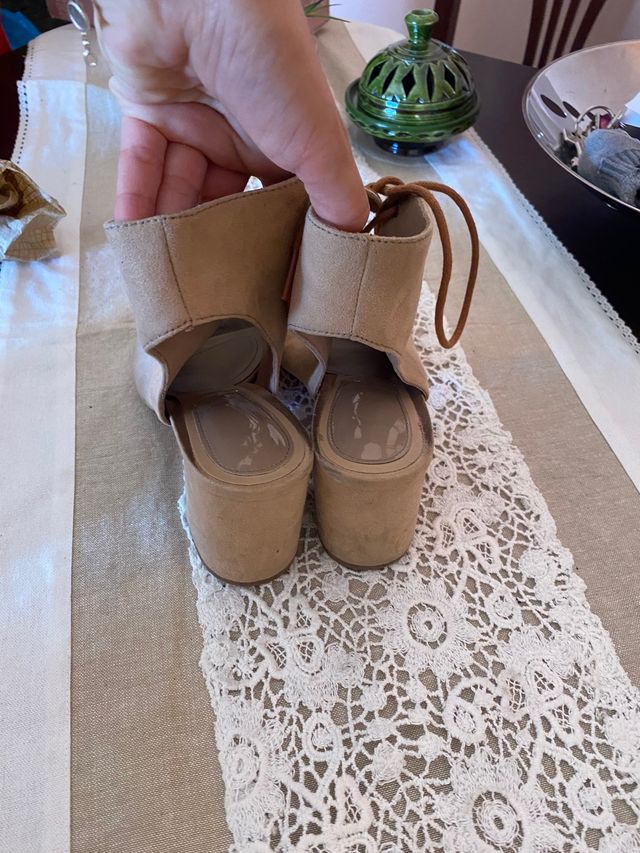 Sandalias tacón cordones