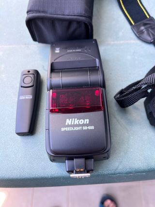 Camara Nikon D80 con accesorios