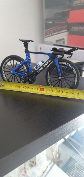 maqueta bici de trathlon
