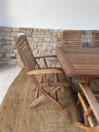 Conjunto de mesa y sillas de madera teka